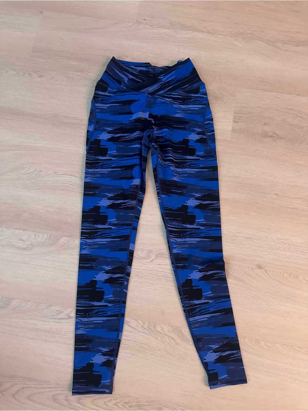 Alphalete Blue & Black Camo Leggings
